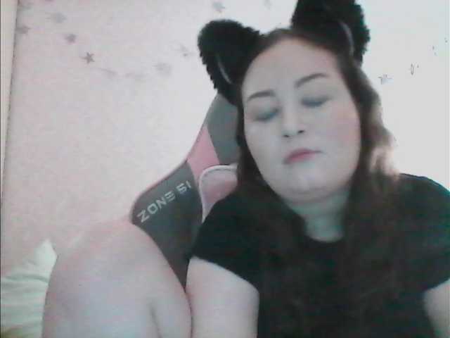 -tiny-nika-'s BongaCams show and profile