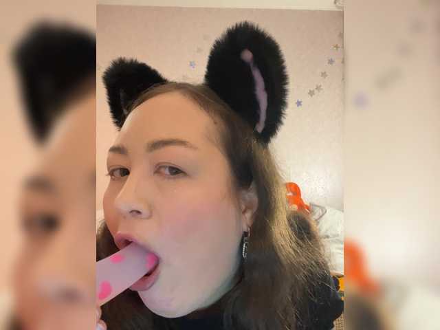 -tiny-nika-'s BongaCams show and profile