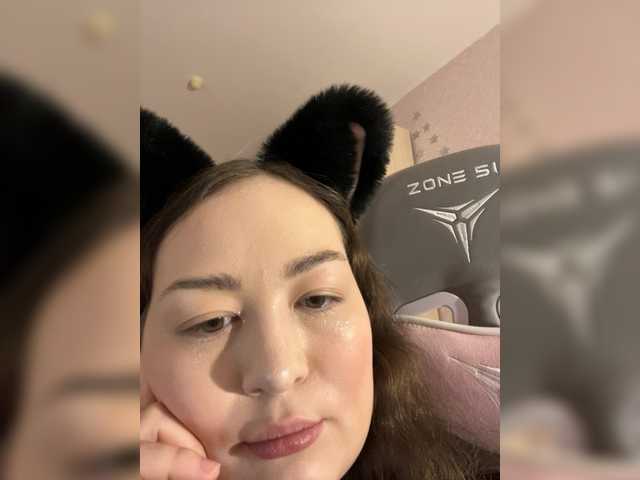 -tiny-nika-'s BongaCams show and profile