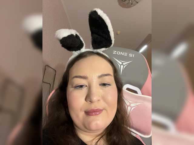 -tiny-nika-'s BongaCams show and profile