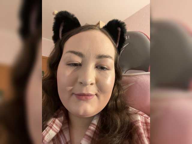 -tiny-nika-'s BongaCams show and profile