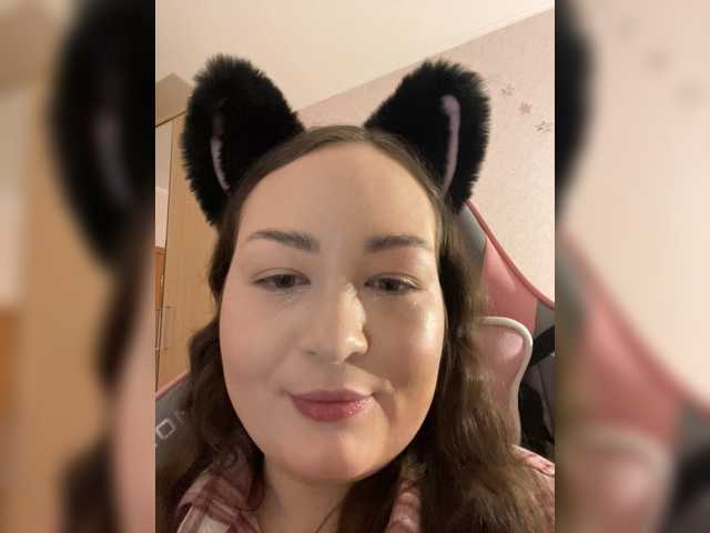 -tiny-nika-'s BongaCams show and profile