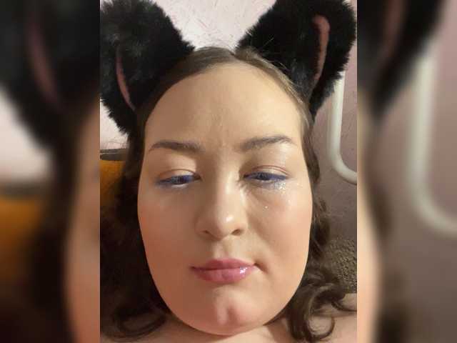 -tiny-nika-'s BongaCams show and profile