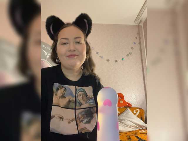 -tiny-nika-'s BongaCams show and profile