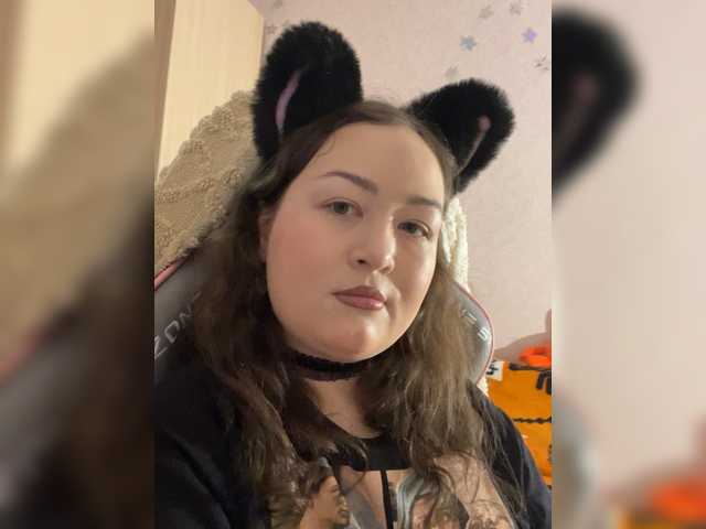 -tiny-nika-'s BongaCams show and profile