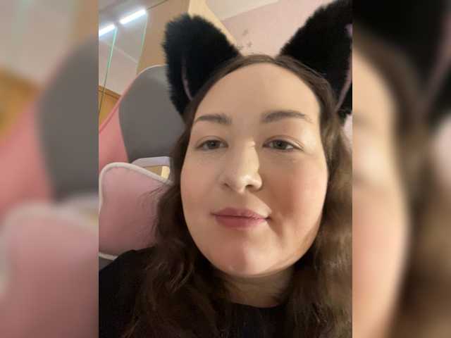 -tiny-nika-'s BongaCams show and profile