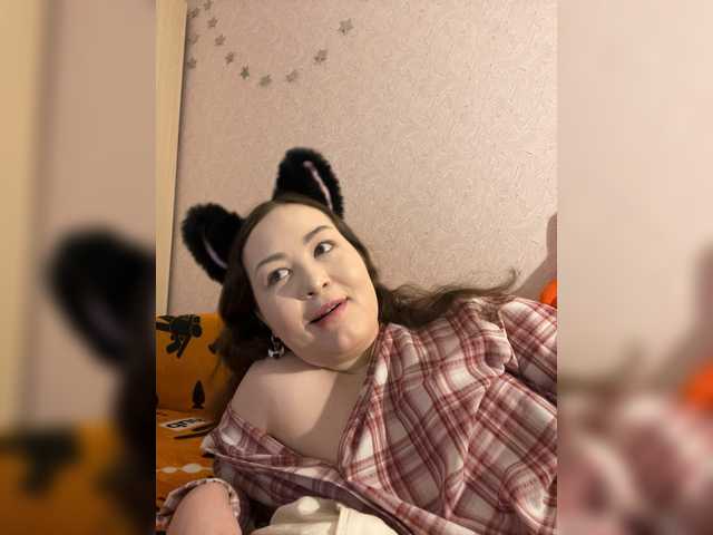 -tiny-nika-'s BongaCams show and profile