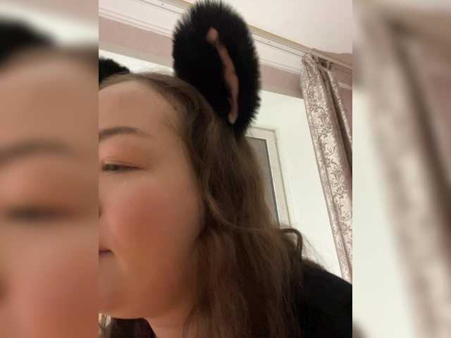 -tiny-nika-'s BongaCams show and profile