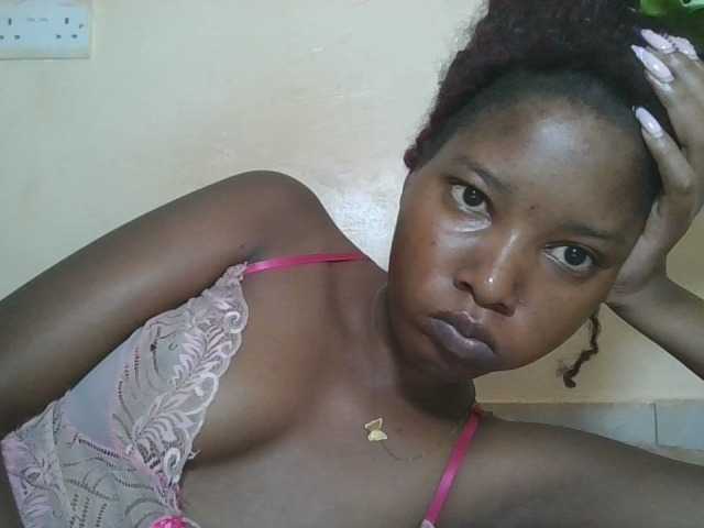 Hornyqueen4's BongaCams show and profile