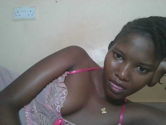 Hornyqueen4's BongaCams show and profile