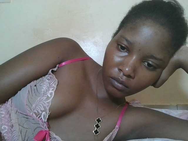 Hornyqueen4's BongaCams show and profile