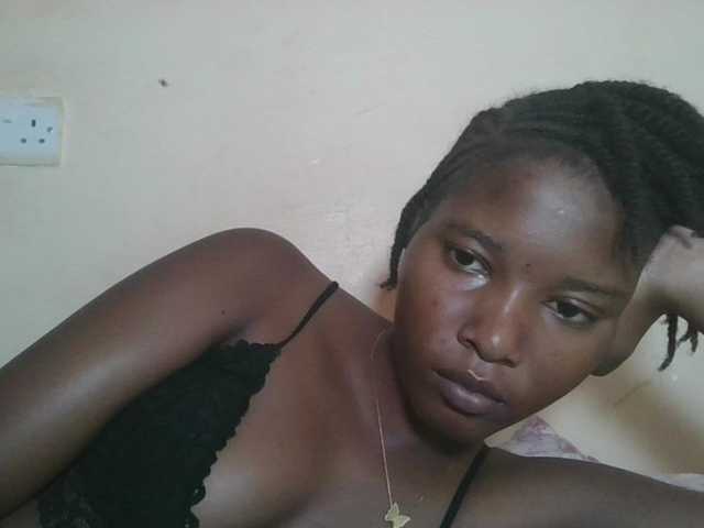 Hornyqueen4's BongaCams show and profile