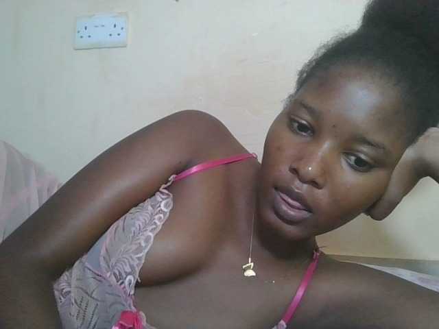 Hornyqueen4's BongaCams show and profile