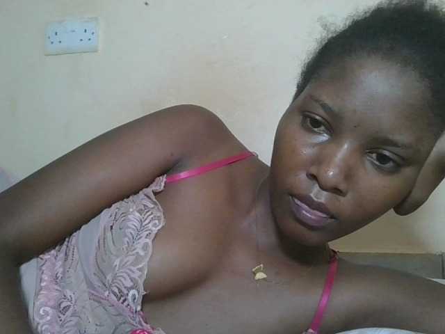 Hornyqueen4's BongaCams show and profile