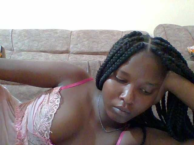 Hornyqueen4 on BongaCams 