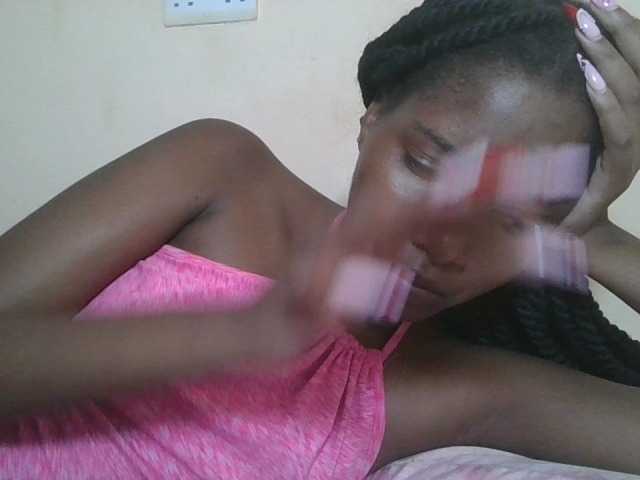 Hornyqueen4's BongaCams show and profile