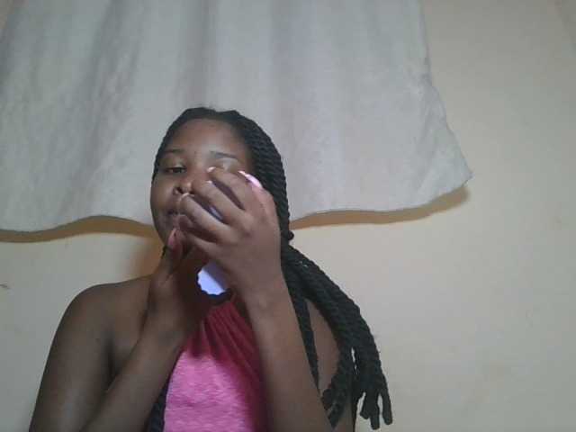 Hornyqueen4's BongaCams show and profile