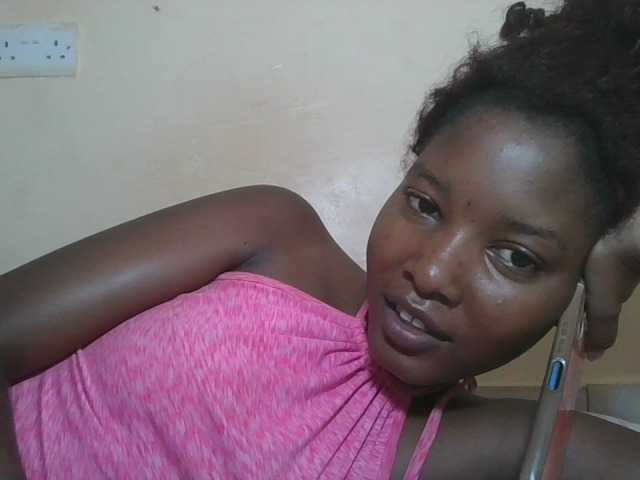 Hornyqueen4's BongaCams show and profile