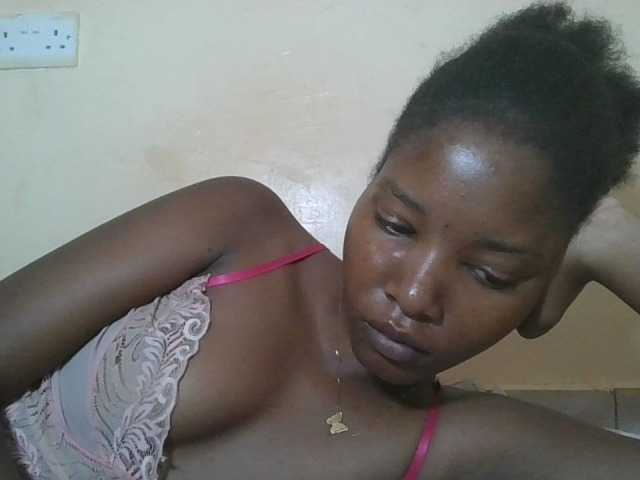 Hornyqueen4's BongaCams show and profile