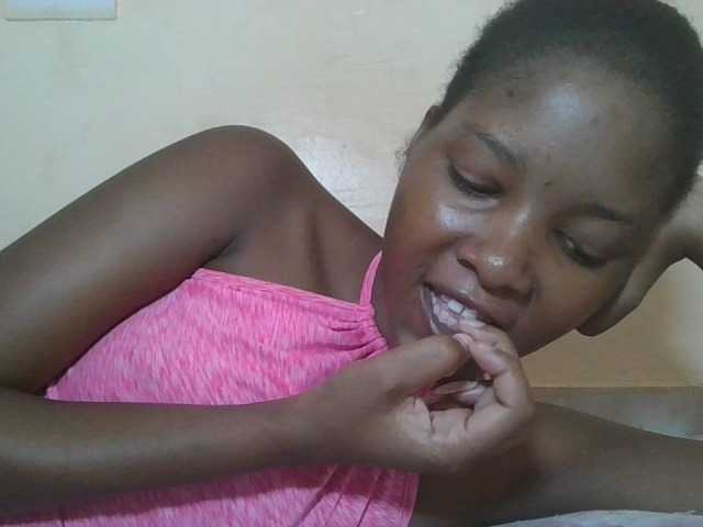 Hornyqueen4 from BongaCams