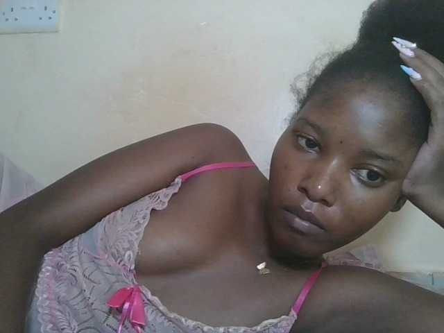 Hornyqueen4's BongaCams show and profile