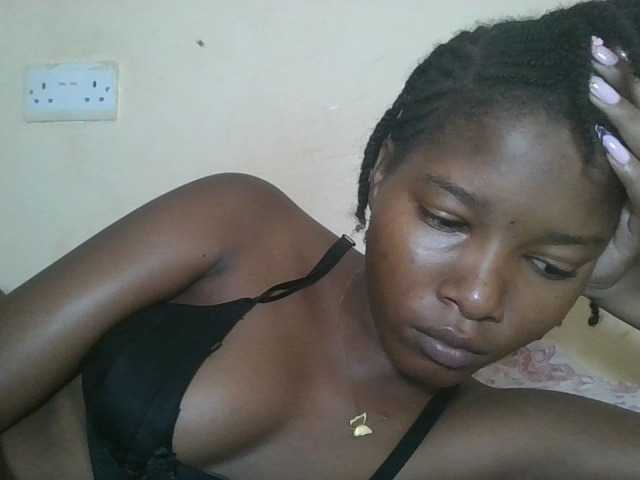 Hornyqueen4's BongaCams show and profile