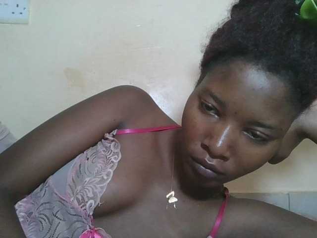 Hornyqueen4's BongaCams show and profile