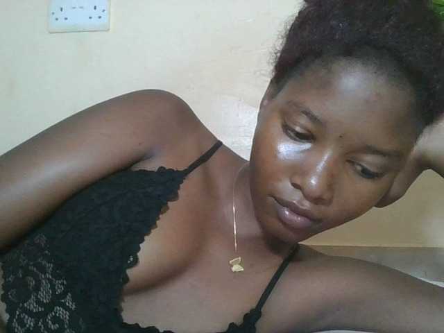 Hornyqueen4's BongaCams show and profile