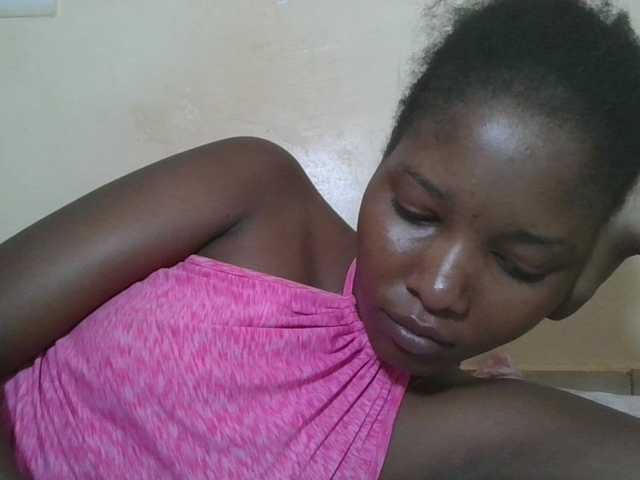 Hornyqueen4's BongaCams show and profile