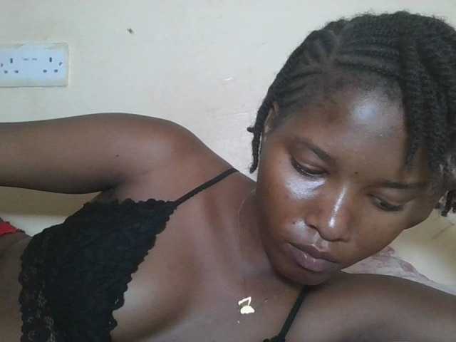 Hornyqueen4's BongaCams show and profile