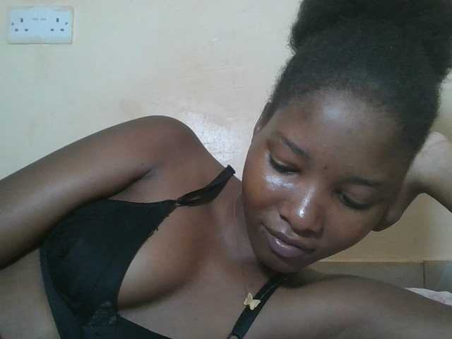 Hornyqueen4's BongaCams show and profile