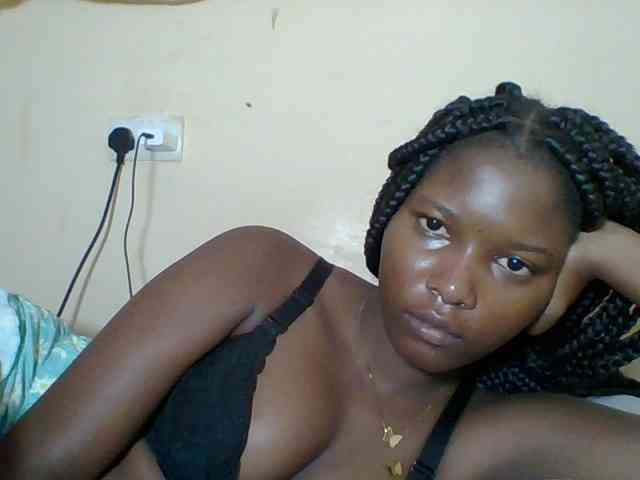 Hornyqueen4 webcam