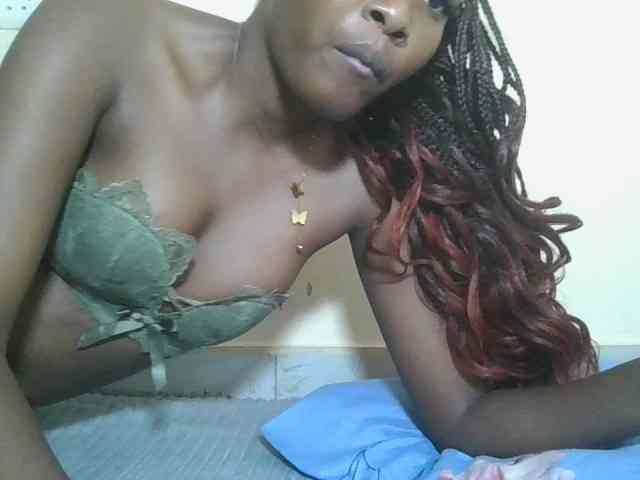 Hornyqueen4