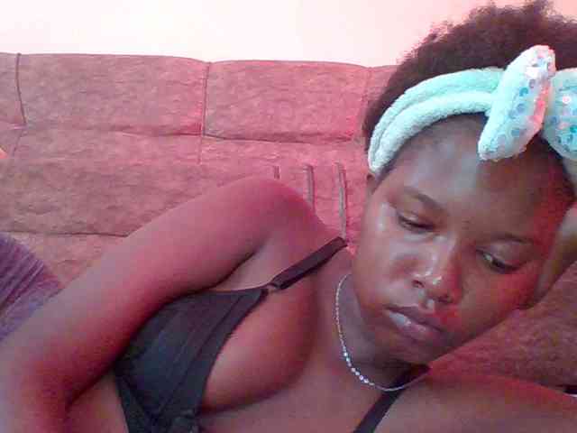 Hornyqueen4 webcam