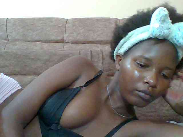 Hornyqueen4 webcam