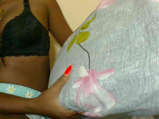 Hornyqueen4 webcam