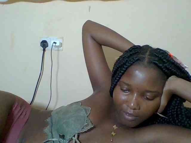 Hornyqueen4 webcam