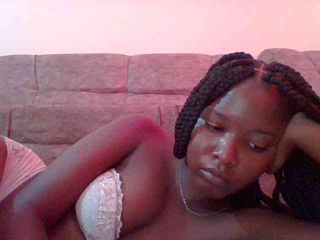 Hornyqueen4 webcam