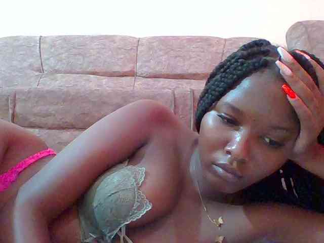 Hornyqueen4 webcam