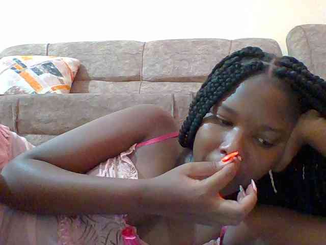 Hornyqueen4 webcam