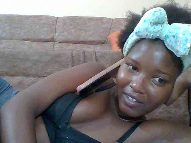 Hornyqueen4 webcam