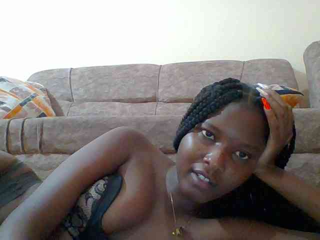 Hornyqueen4 webcam