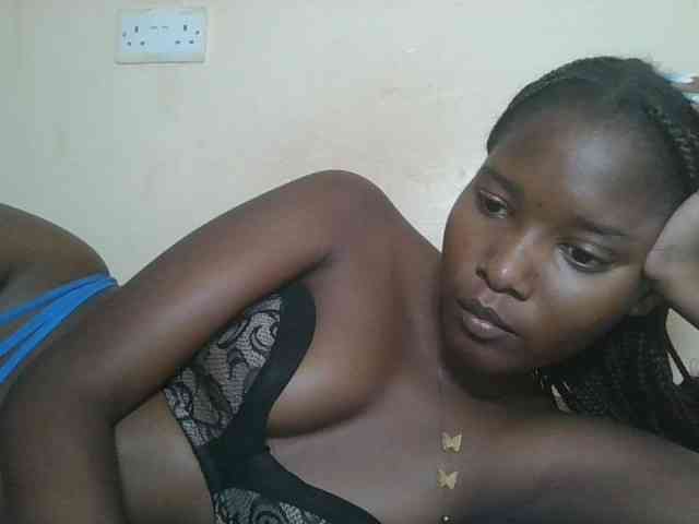 Hornyqueen4 webcam