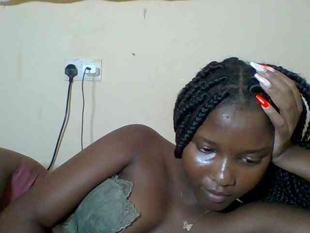 Hornyqueen4 webcam
