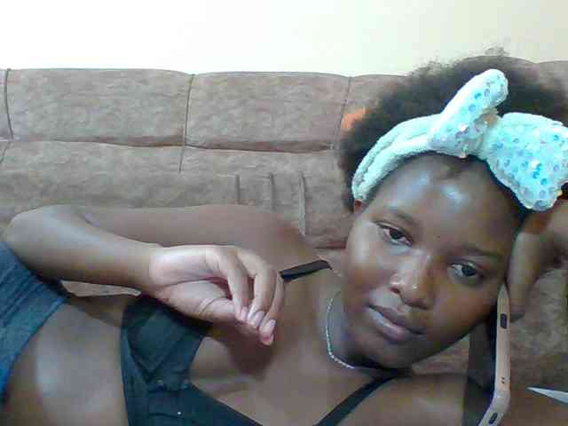 Hornyqueen4 webcam