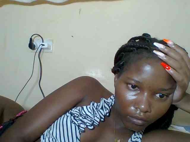 Hornyqueen4 webcam