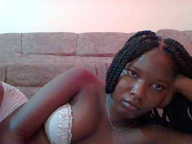 Hornyqueen4 webcam