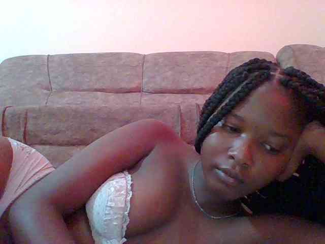 Hornyqueen4 webcam
