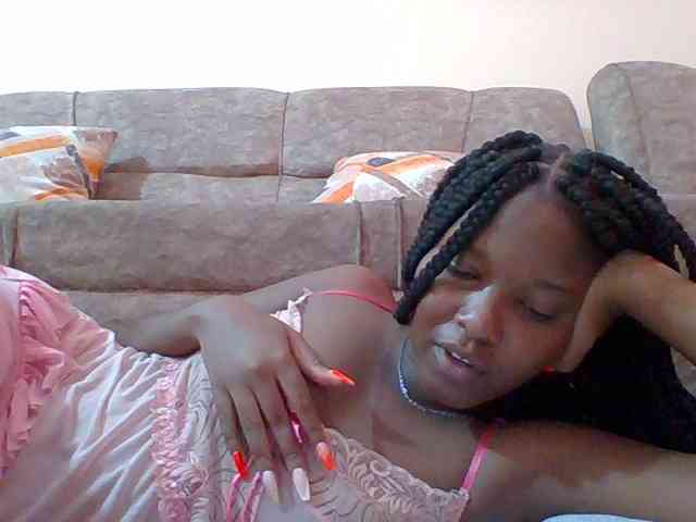 Hornyqueen4 webcam