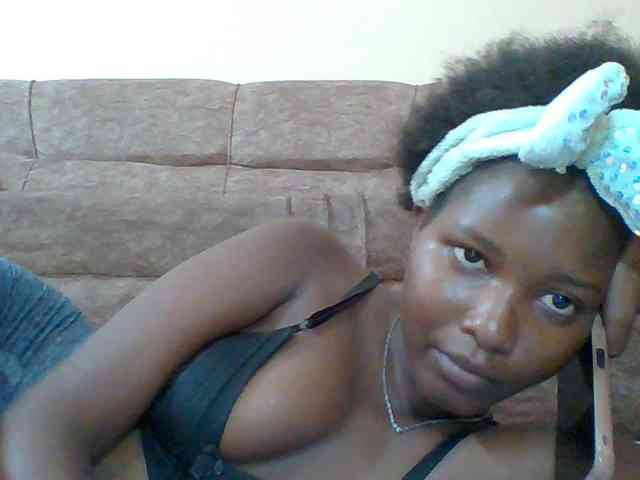Hornyqueen4 webcam